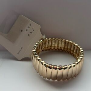 Gold Toned Stretch Bracelet